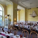Schweriner Hof Hotel 3*