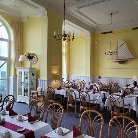 Schweriner Hof Hotel 3*