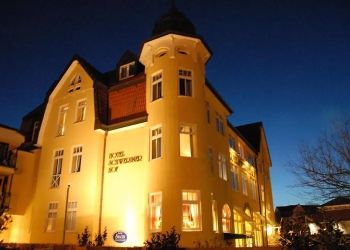 Schweriner Hof 호텔 Ostseebad Kühlungsborn